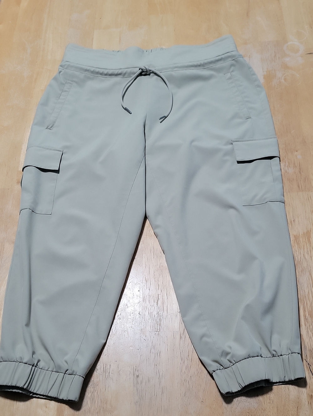 Women' Drawstring Cropoed Cargo Jogger Pants - Tan Size Large - Picture 10 of 12